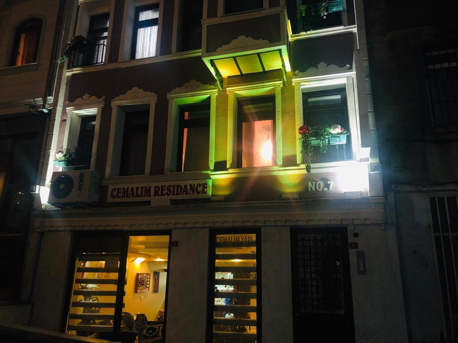 Taksim Cmlm Suit Истанбул Екстериор снимка